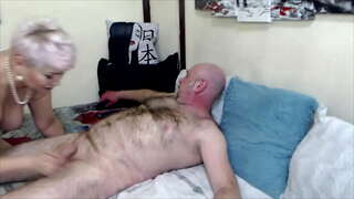 کس تپل, قدیمی, روسی, سگ ماده AimeeParadise مجدانه بمکد دیک به او شوهر عزیز ...