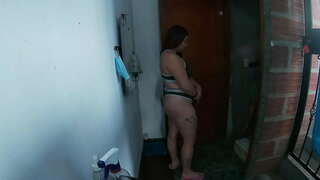 Eu convida vostede para entrar na casa para unha casa de carne e el fode de min como unha cadela ver ata o final