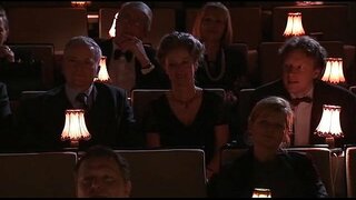 Celia Jones-lesbian-kasar menunjukkan dengan botol dan baseballbat