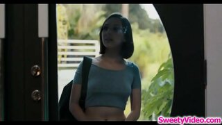 Sexy masseuse scissoring ມີຂອງນາງຍິງມັກແມ່ costumer