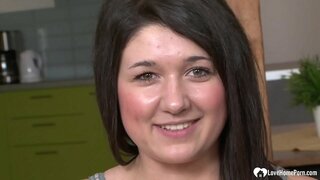 Amatieru skaistumu būs sūkāt viņa cietā black dick un saņemt viņas runcis fucked grūti.